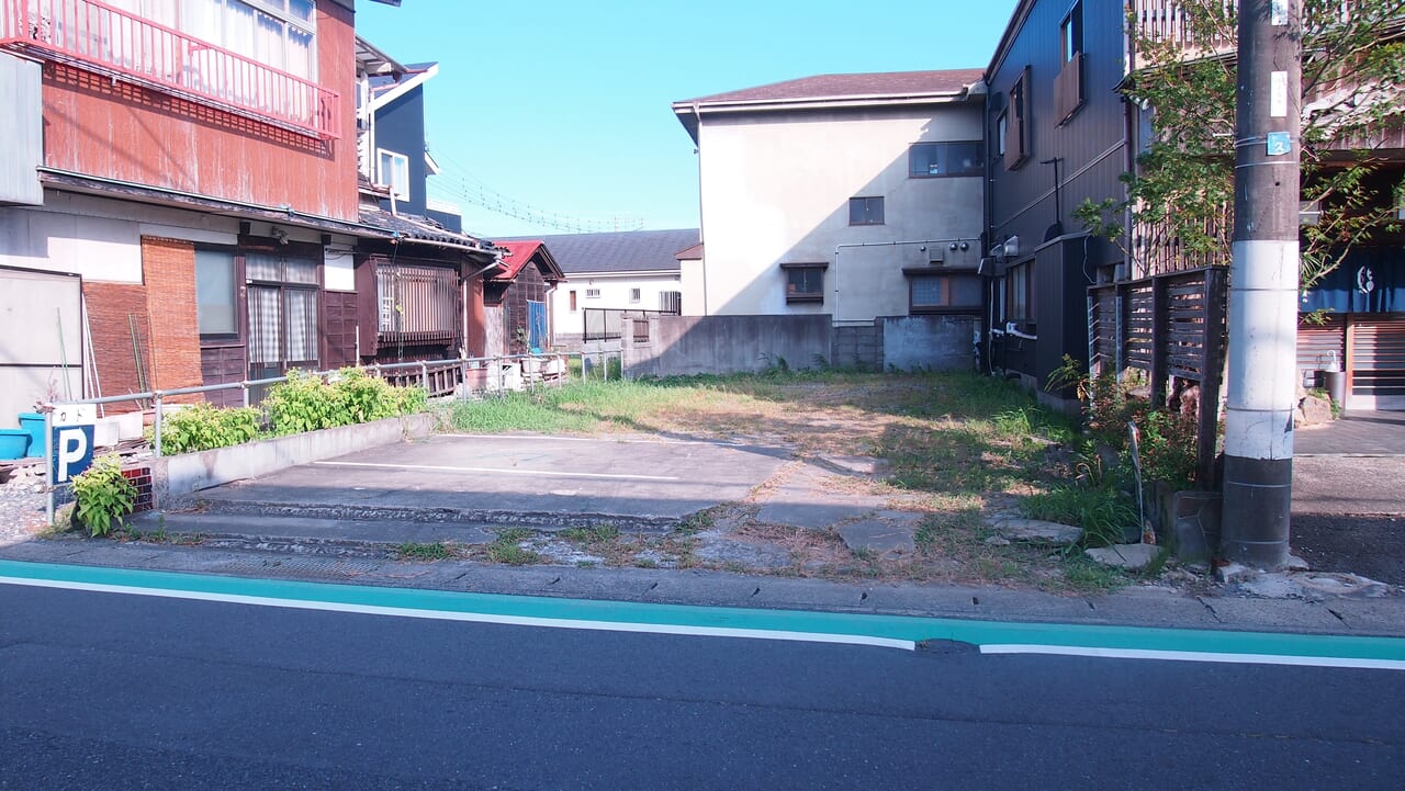 カドの駐車場